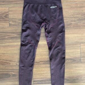 ECHT High-Waisted Leggings - Burgundy / Maroon